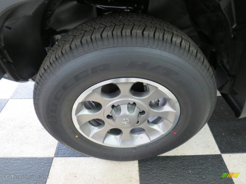 2013 Toyota FJ Cruiser 4WD Wheel Photos