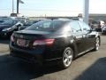 Black - Camry SE Photo No. 4