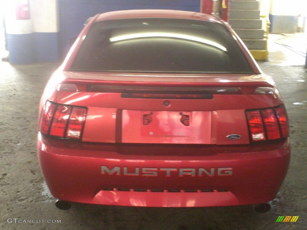 2001 Mustang V6 Coupe - Laser Red Metallic / Medium Parchment photo #6