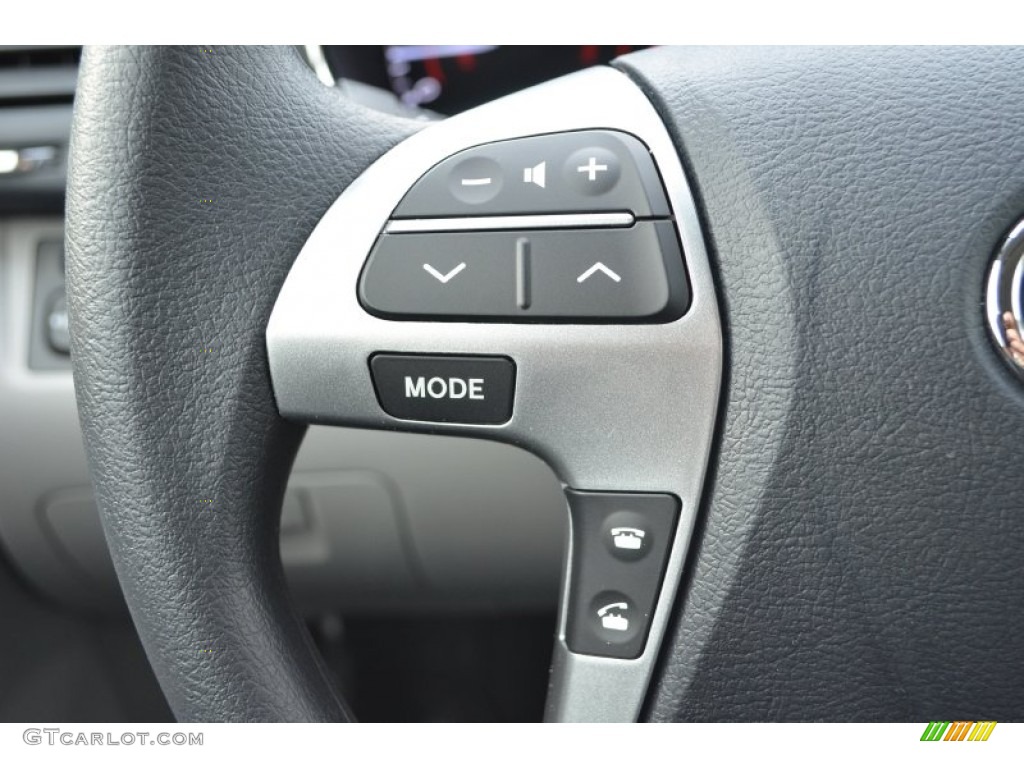 2013 Toyota Highlander SE Controls Photo #75626247