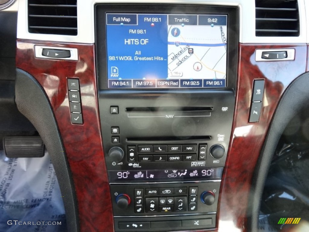 2010 Cadillac Escalade Premium AWD Controls Photo #75628647
