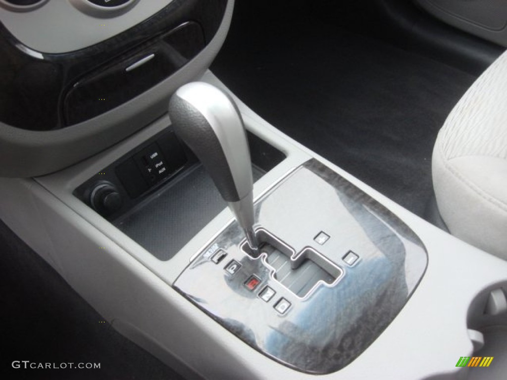 2009 Hyundai Santa Fe GLS Transmission Photos