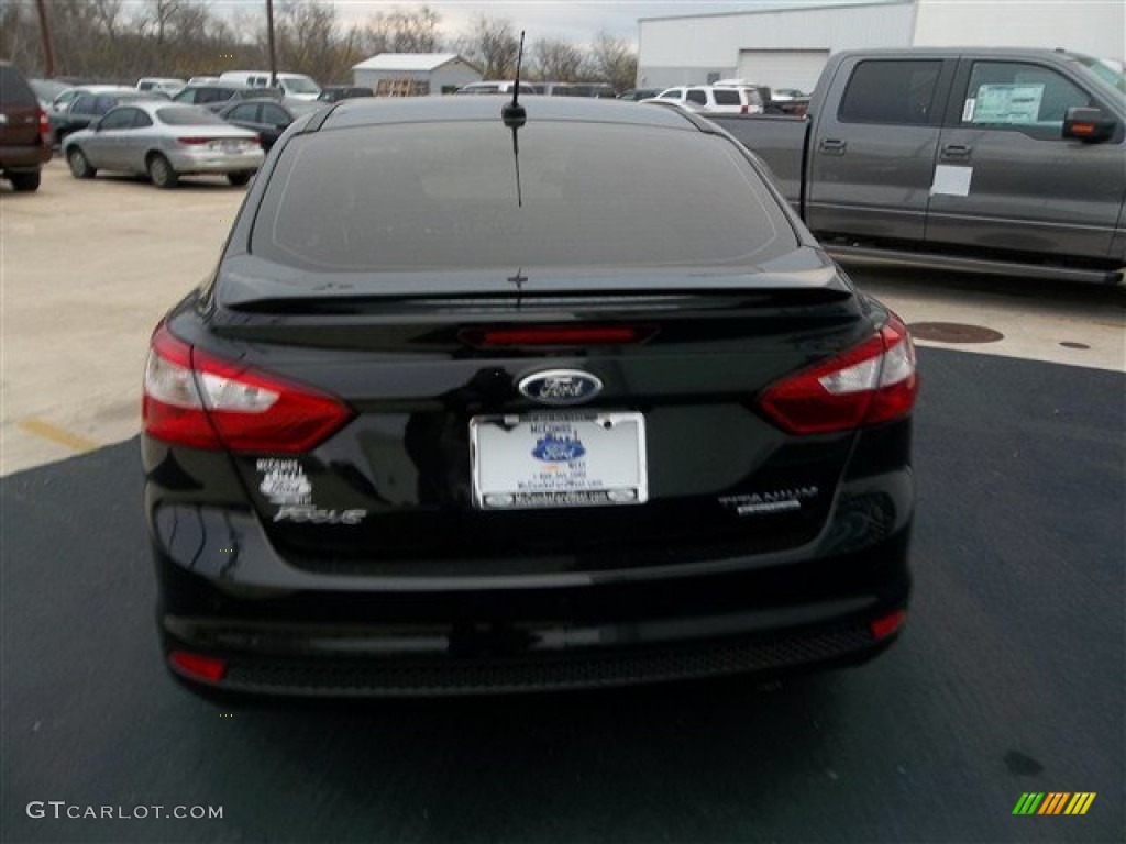 2013 Focus Titanium Sedan - Tuxedo Black / Charcoal Black photo #3