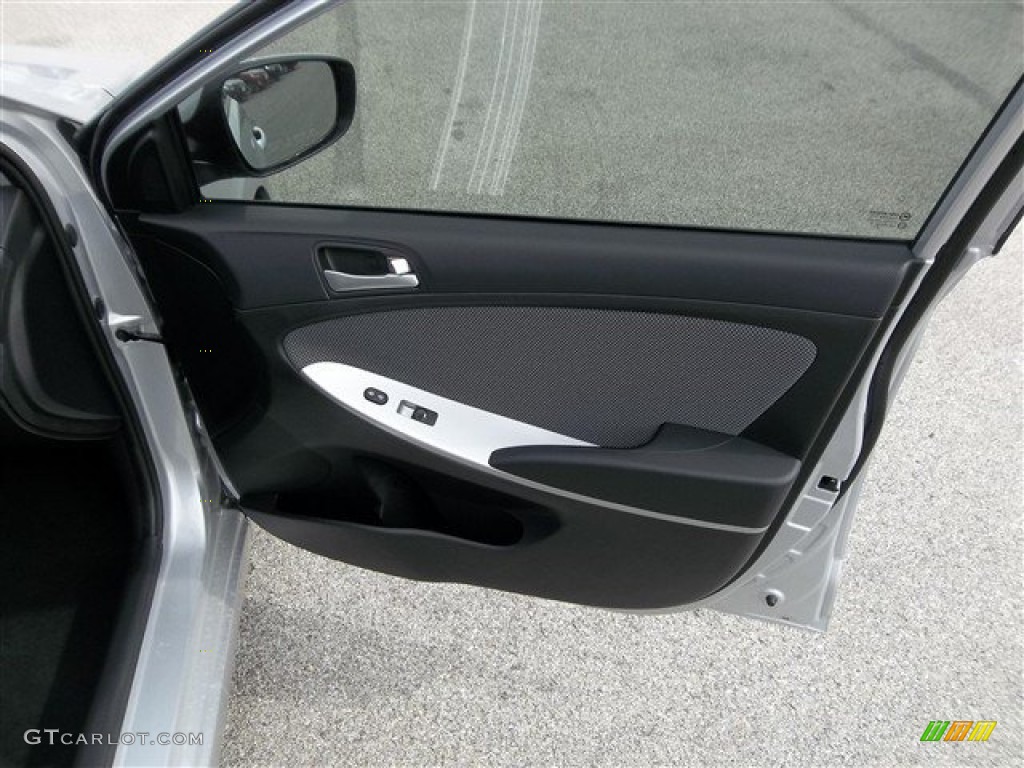 2013 Hyundai Accent GS 5 Door Black Door Panel Photo #75634590
