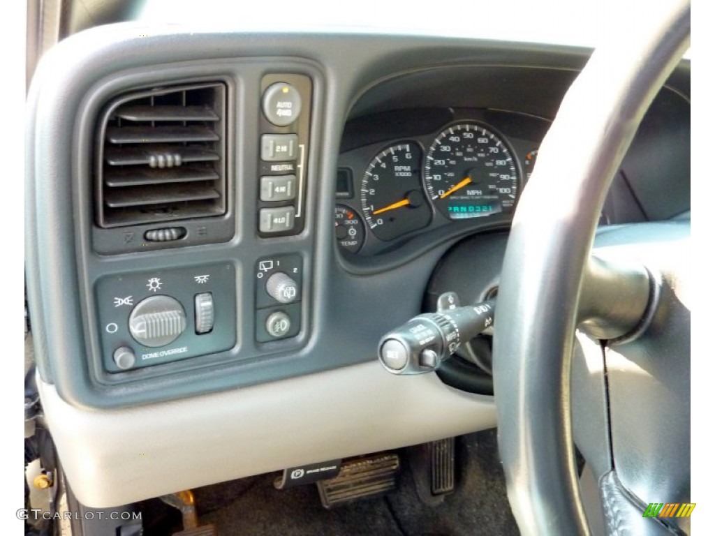 2002 Chevrolet Suburban 2500 LT 4x4 Controls Photo #75634795