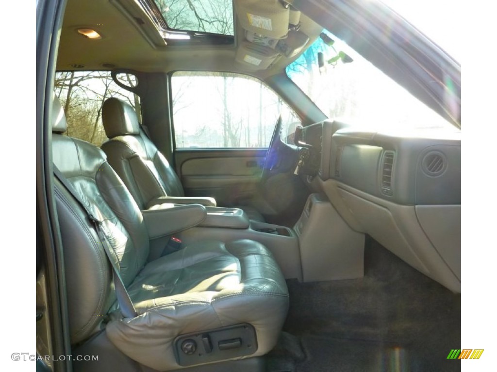 Graphite/Medium Gray Interior 2002 Chevrolet Suburban 2500 LT 4x4 Photo #75634898
