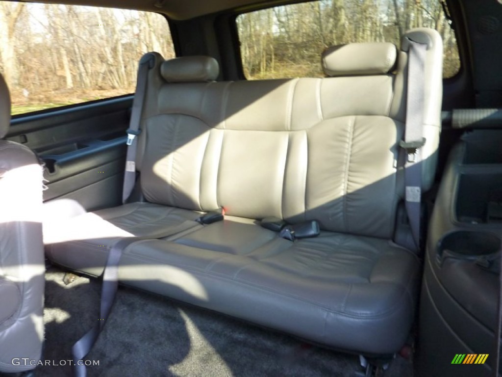 2002 Chevrolet Suburban 2500 LT 4x4 Rear Seat Photo #75634965