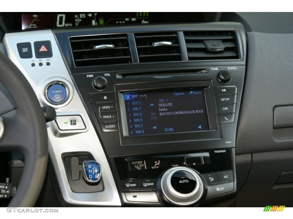 2013 Prius v Two Hybrid - Sea Glass Pearl / Dark Gray photo #6
