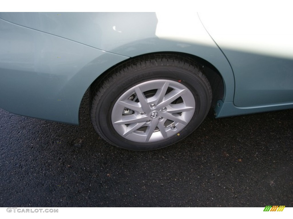 2013 Prius v Two Hybrid - Sea Glass Pearl / Dark Gray photo #9