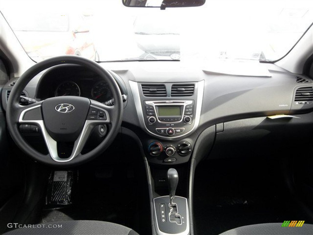 2013 Hyundai Accent GS 5 Door Black Dashboard Photo #75635778