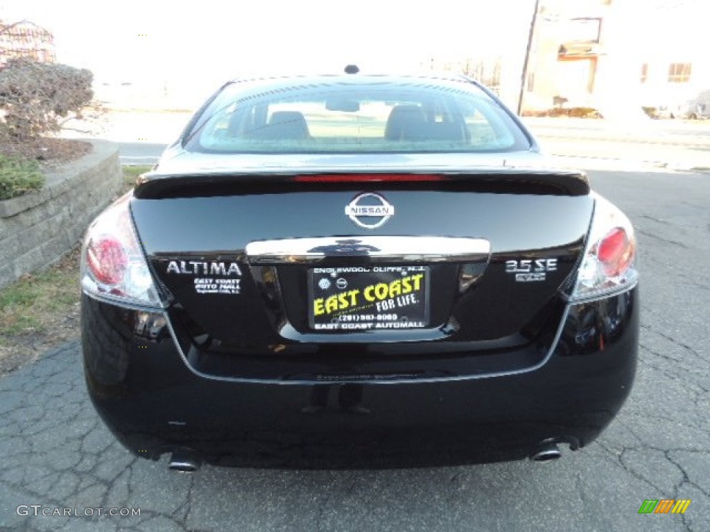 2007 Altima 3.5 SE - Super Black / Charcoal photo #5