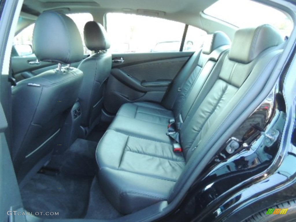 2007 Nissan Altima 3.5 SE Rear Seat Photo #75636996