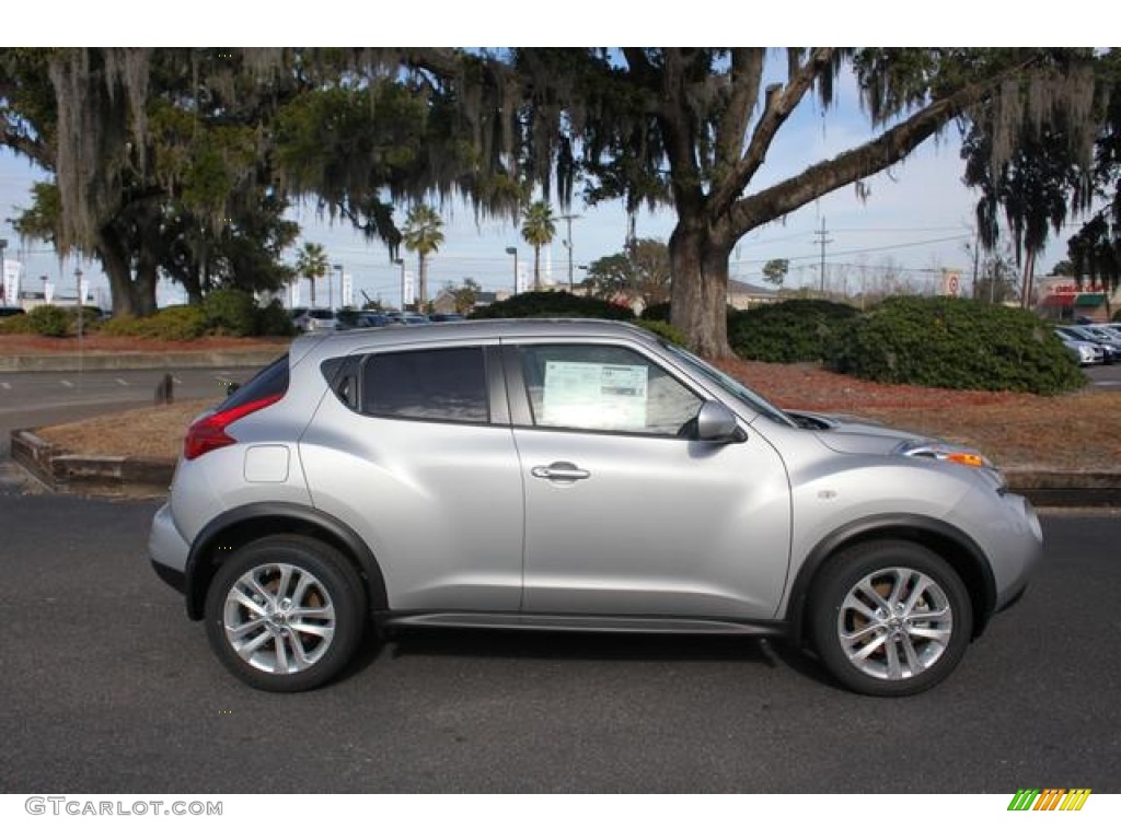 Brilliant Silver 2013 Nissan Juke SV Exterior Photo #75641451