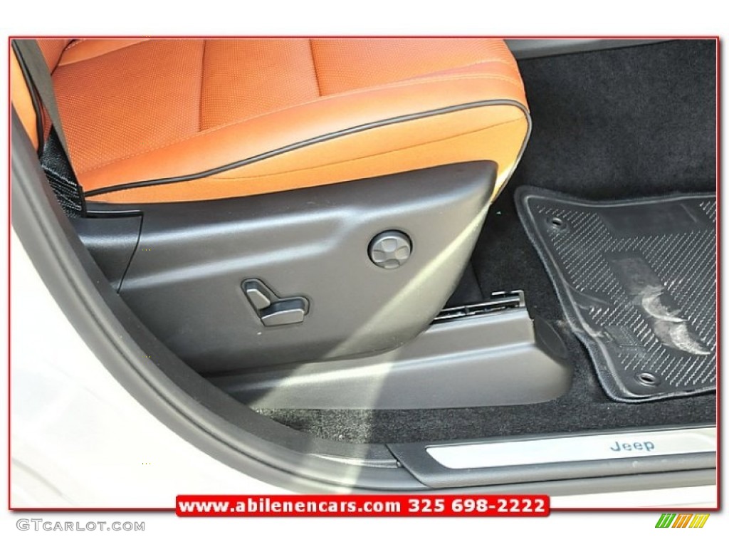 2013 Grand Cherokee Overland Summit 4x4 - Bright Silver Metallic / New Saddle/Black photo #30