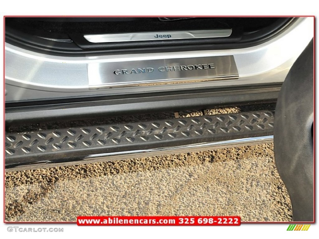 2013 Grand Cherokee Overland Summit 4x4 - Bright Silver Metallic / New Saddle/Black photo #31