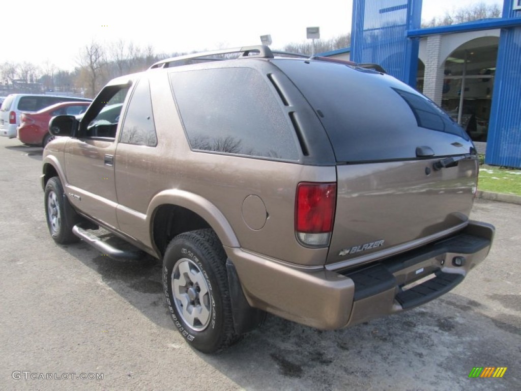 2004 Blazer LS 4x4 - Sandalwood Metallic / Graphite Gray photo #4