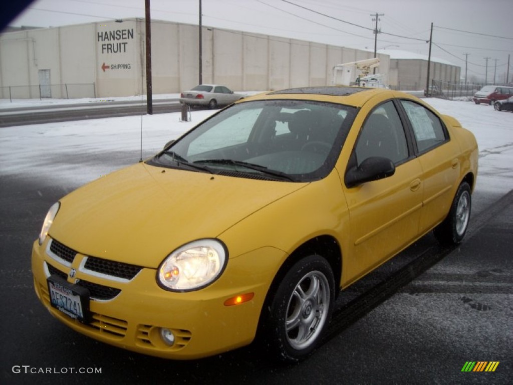 2004 Neon SXT - Solar Yellow / Dark Slate Gray photo #1