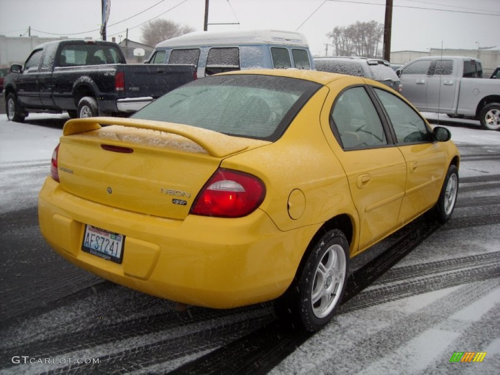 2004 Neon SXT - Solar Yellow / Dark Slate Gray photo #15