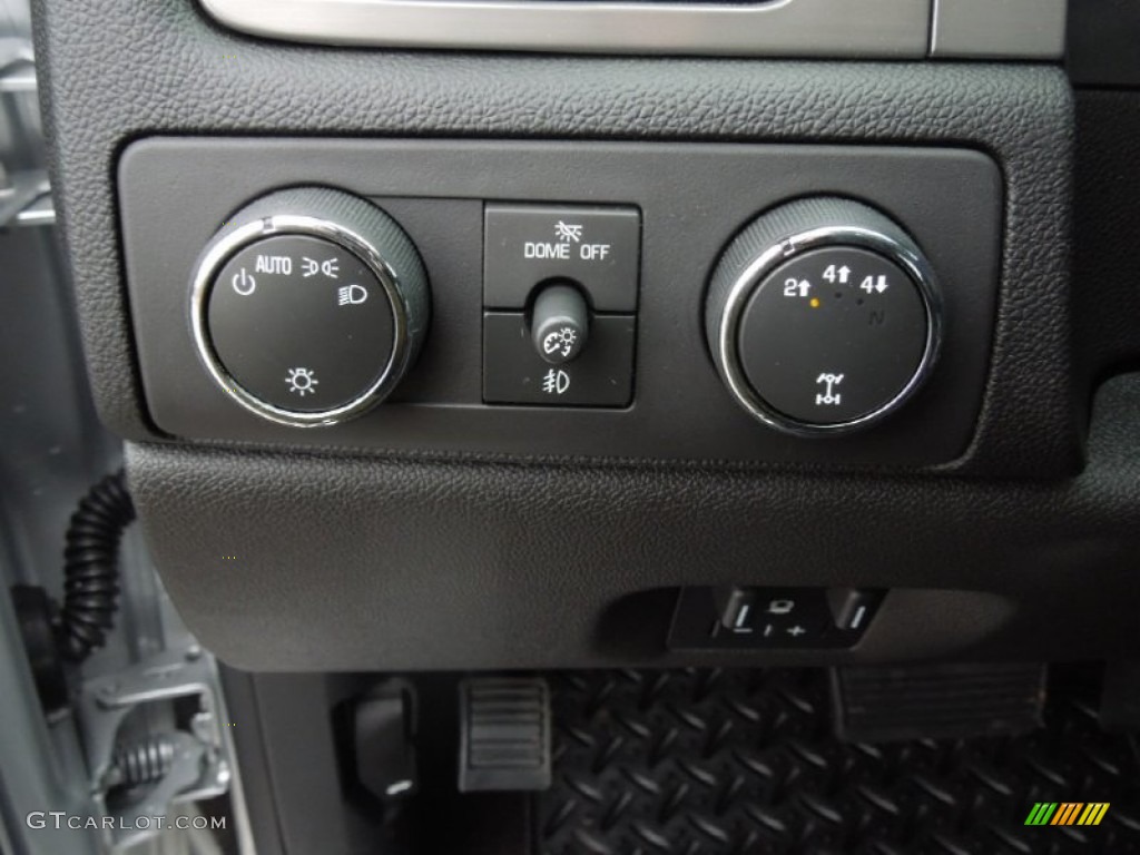 2013 Chevrolet Silverado 2500HD LTZ Crew Cab 4x4 Controls Photo #75646962