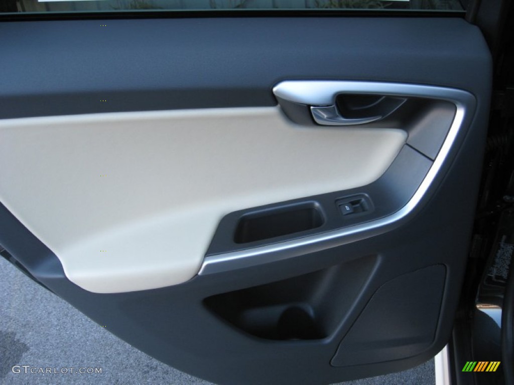 2011 Volvo XC60 T6 AWD R-Design R Design Off Black/Beige Inlay Door Panel Photo #75649457