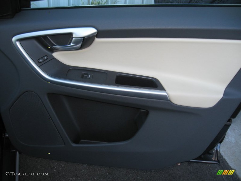 2011 Volvo XC60 T6 AWD R-Design R Design Off Black/Beige Inlay Door Panel Photo #75649506
