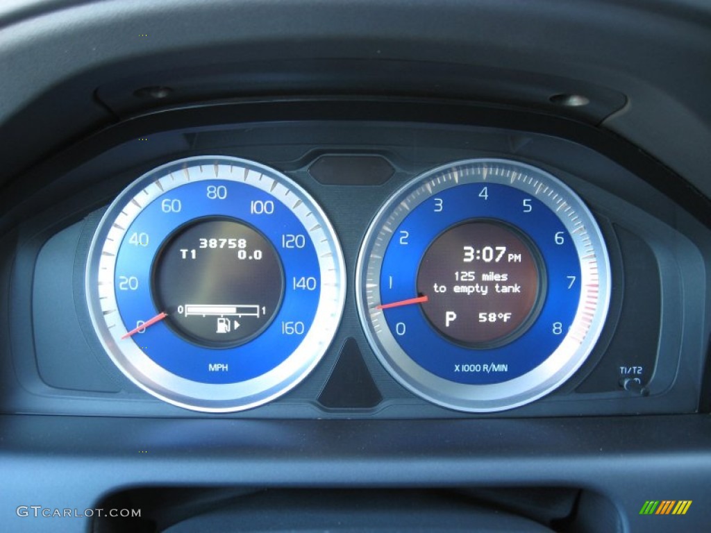 2011 Volvo XC60 T6 AWD R-Design Gauges Photos