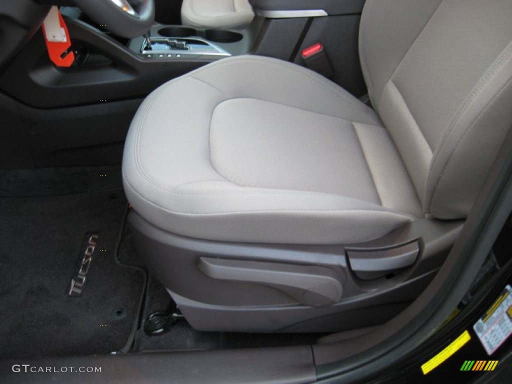2013 Hyundai Tucson GL Front Seat Photo #75651300