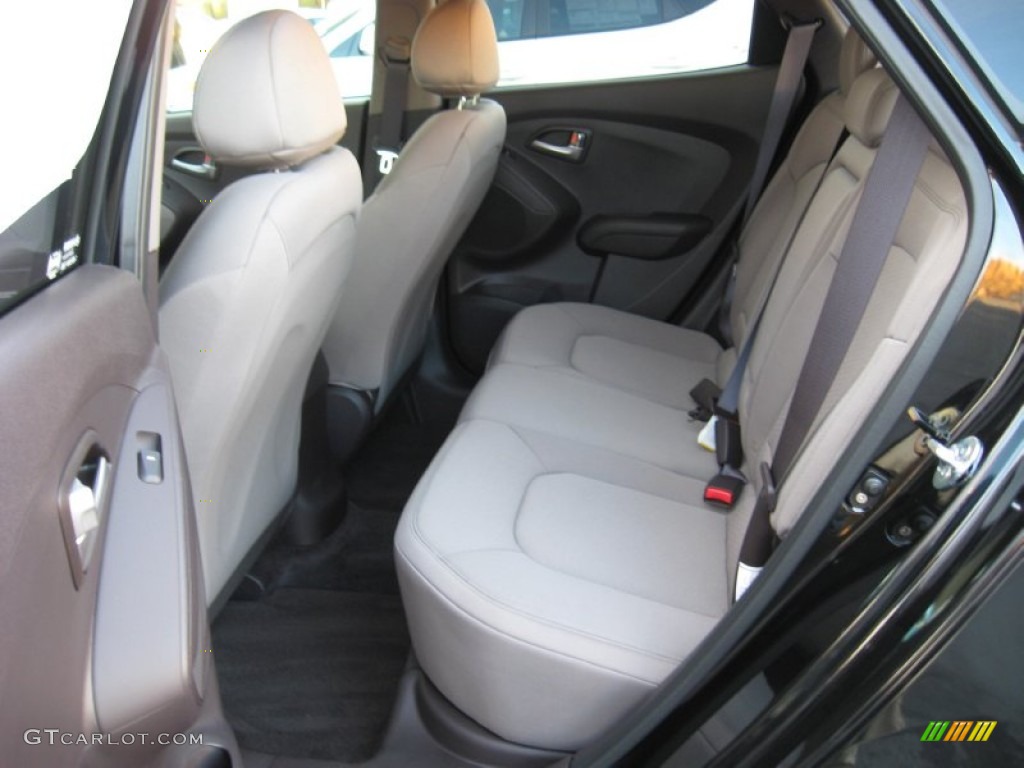2013 Hyundai Tucson GL Rear Seat Photos