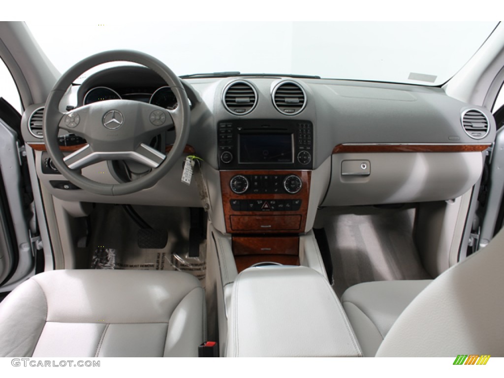 2009 Mercedes-Benz GL 450 4Matic Ash Dashboard Photo #75652836