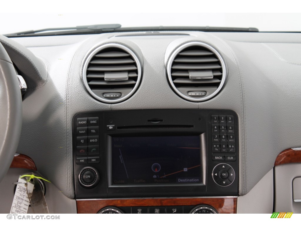 2009 Mercedes-Benz GL 450 4Matic Controls Photo #75652926