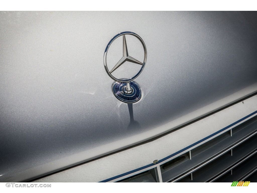 2004 Mercedes-Benz E 320 Sedan Marks and Logos Photo #75655521