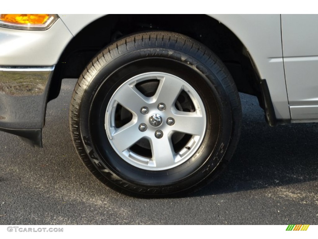 2012 Ram 1500 SLT Quad Cab 4x4 - Bright Silver Metallic / Dark Slate Gray/Medium Graystone photo #9