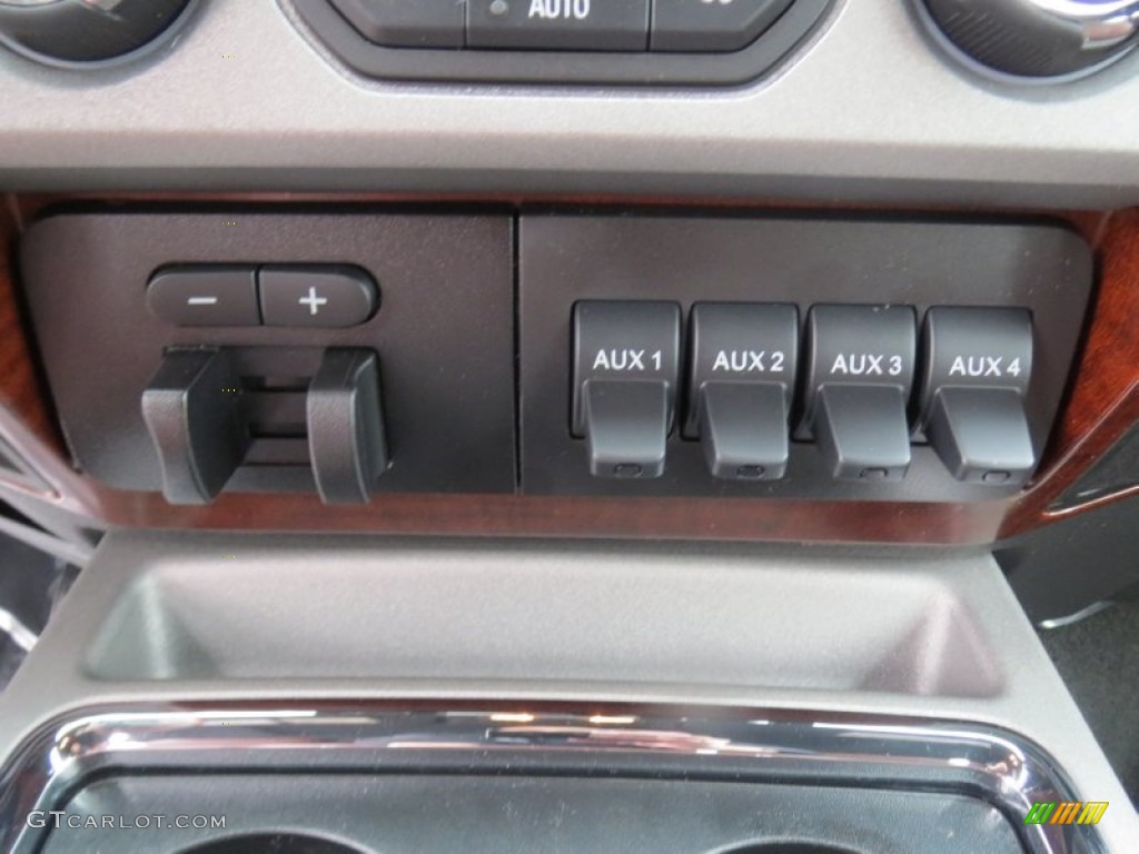 2013 Ford F250 Super Duty King Ranch Crew Cab 4x4 Controls Photo #75662249