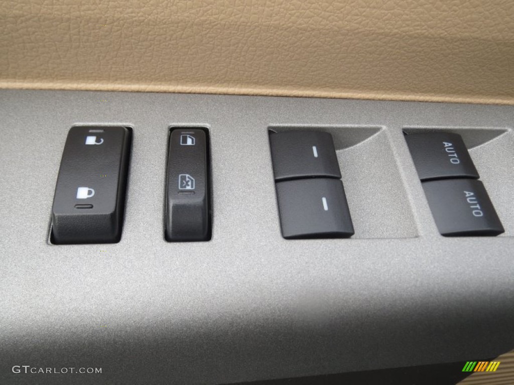 2013 Ford F350 Super Duty Lariat Crew Cab 4x4 Controls Photo #75662622