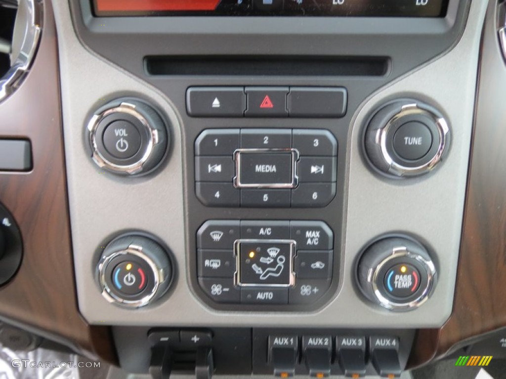 2013 Ford F350 Super Duty Lariat Crew Cab 4x4 Controls Photo #75662718