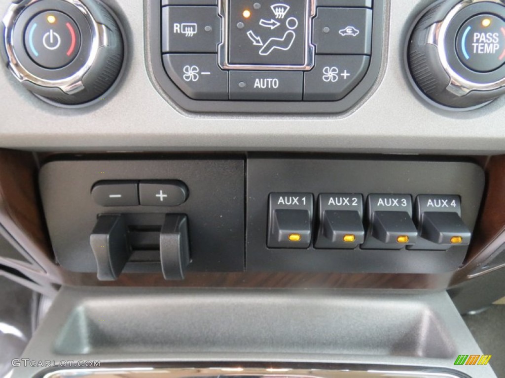 2013 Ford F350 Super Duty Lariat Crew Cab 4x4 Controls Photo #75662730