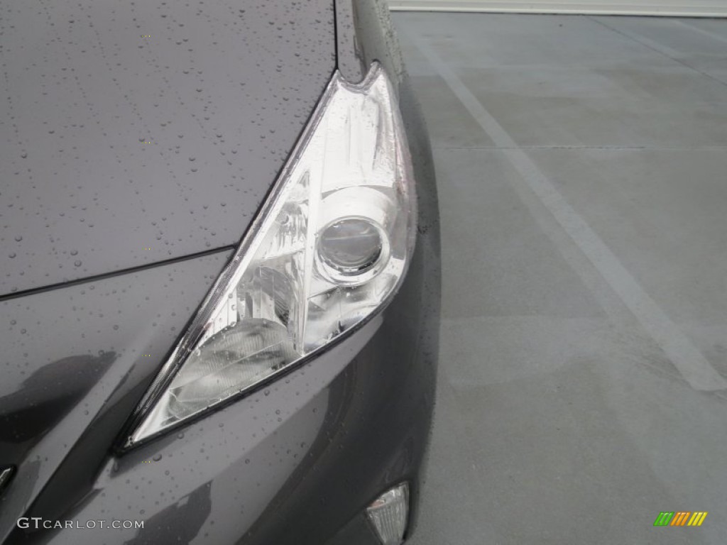 2013 Prius v Three Hybrid - Magnetic Gray Metallic / Misty Gray photo #8