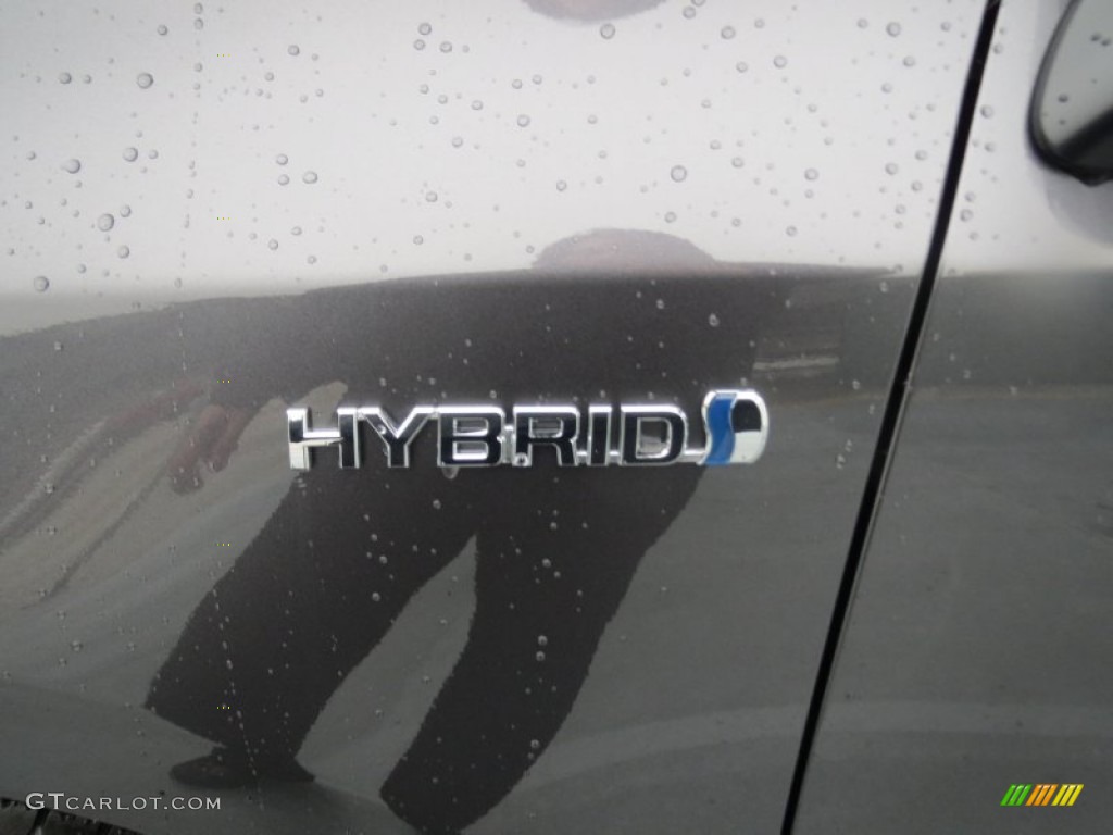 2013 Prius v Three Hybrid - Magnetic Gray Metallic / Misty Gray photo #11