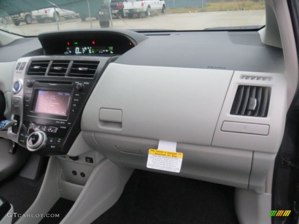 2013 Prius v Three Hybrid - Magnetic Gray Metallic / Misty Gray photo #18