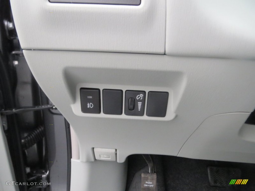 2013 Prius v Three Hybrid - Magnetic Gray Metallic / Misty Gray photo #37
