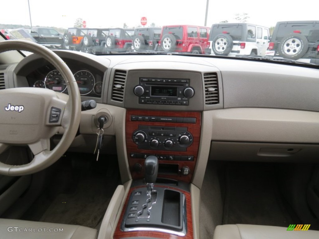 2006 Grand Cherokee Limited - Stone White / Khaki photo #17