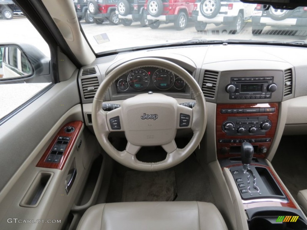 2006 Grand Cherokee Limited - Stone White / Khaki photo #19