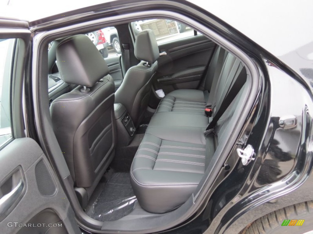 2013 Chrysler 300 S V6 Rear Seat Photo #75667134