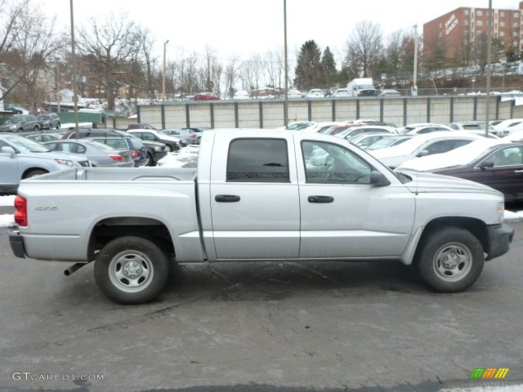 Bright Silver Metallic 2009 Dodge Dakota ST Crew Cab 4x4 Exterior Photo #75668184