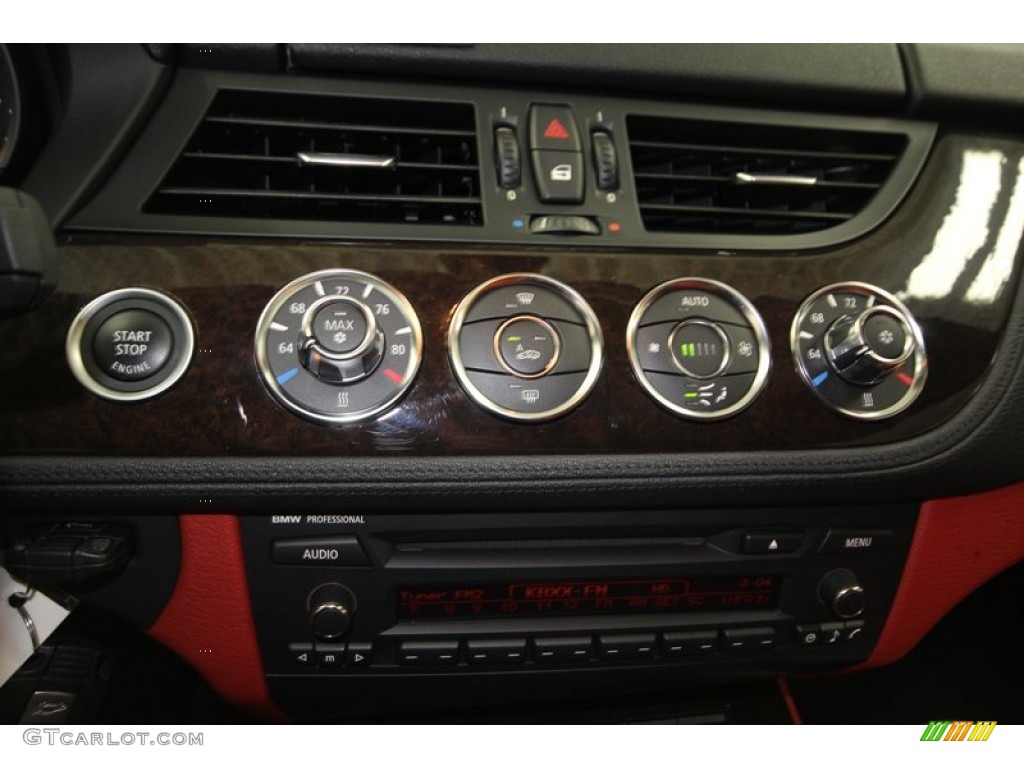 2010 BMW Z4 sDrive30i Roadster Controls Photo #75670539