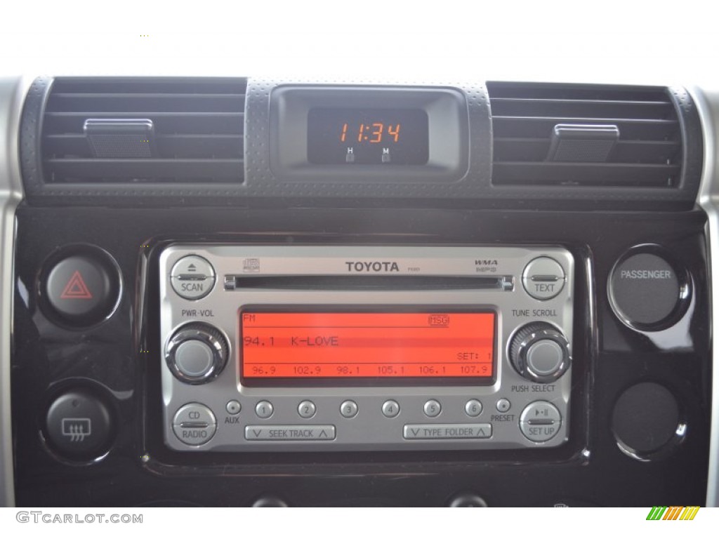 2013 Toyota FJ Cruiser Standard FJ Cruiser Model Audio System Photos