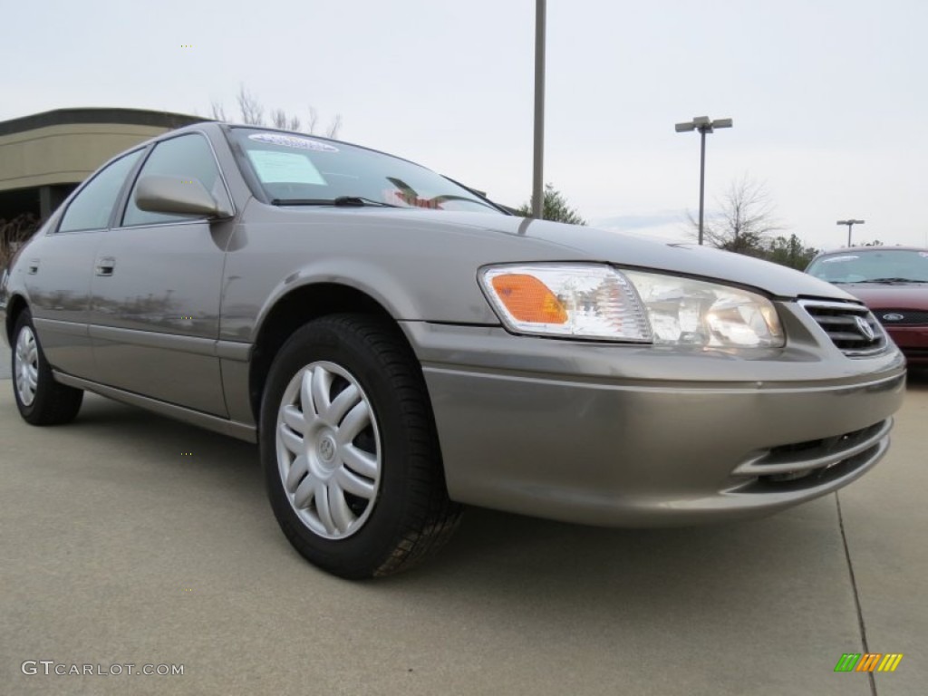 2001 Camry CE - Antique Sage Pearl / Oak photo #4