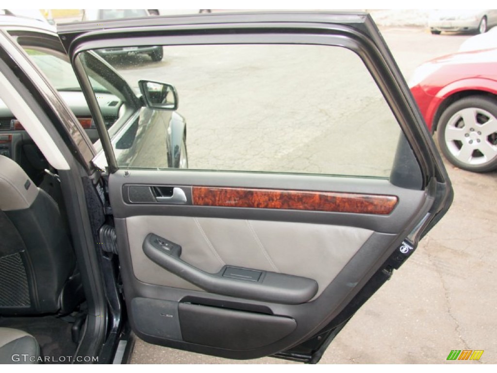 2005 Audi Allroad 4.2 quattro Platinum/Sabre Black Door Panel Photo #75676137