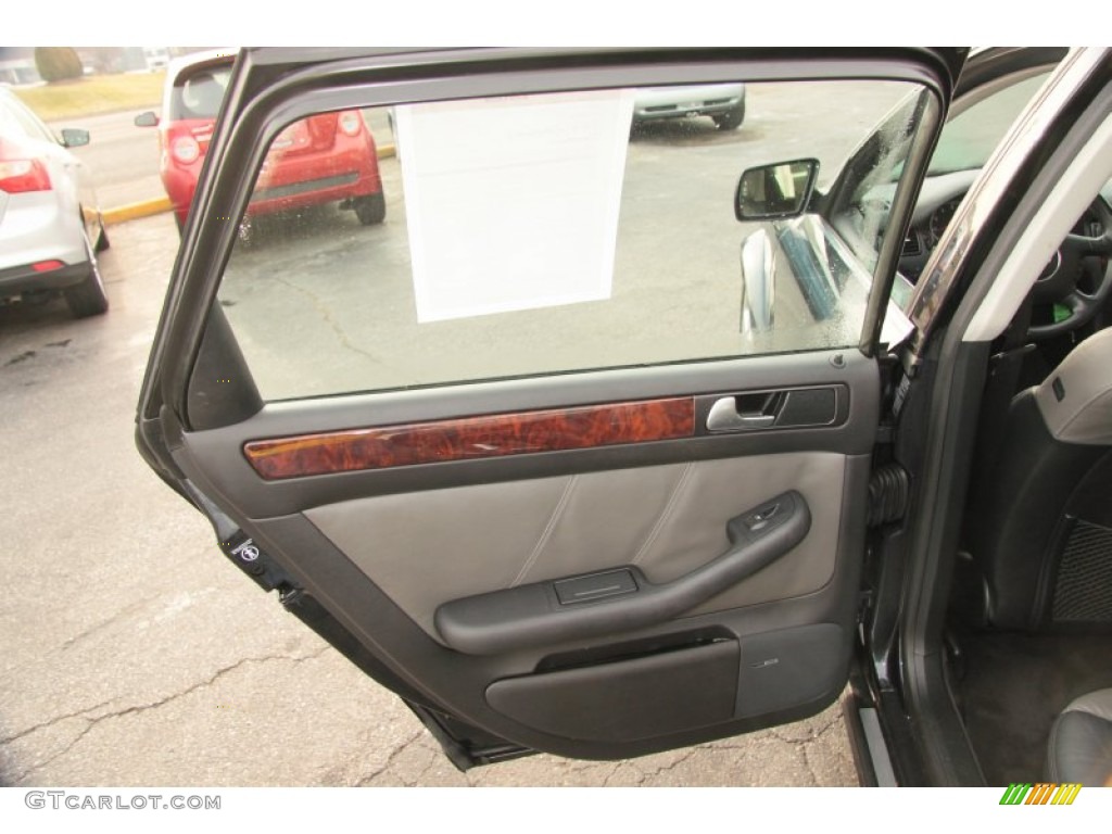 2005 Audi Allroad 4.2 quattro Door Panel Photos
