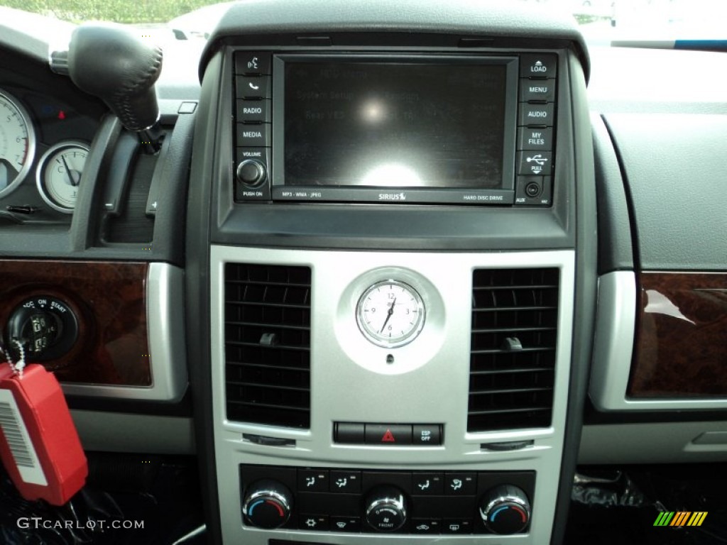 2010 Chrysler Town & Country Touring Controls Photo #75678540